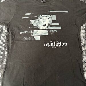 Black Taylor Swift Reputation Tour T-Shirt